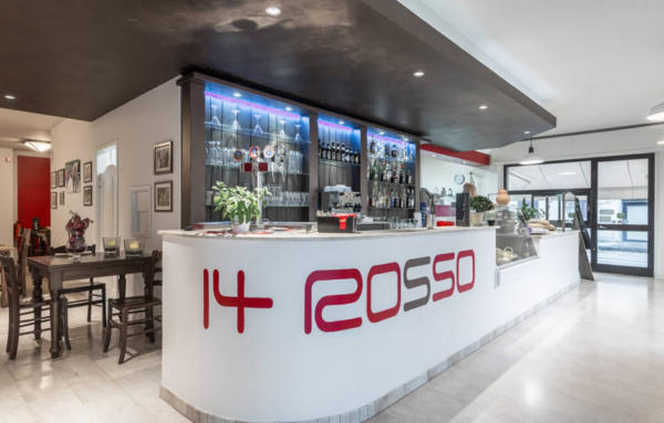 Foto di interni Pizzeria 14 Rosso