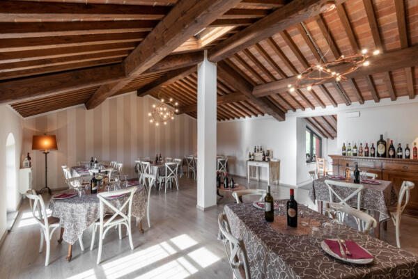02-sala-degustazione-carmignani