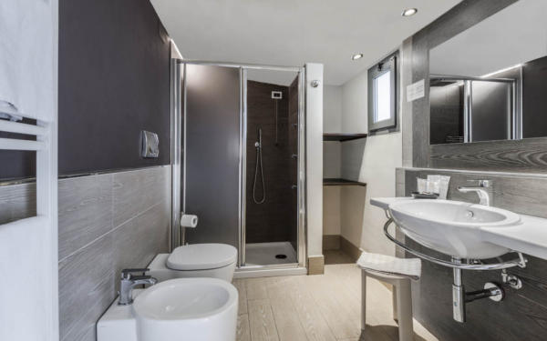 Bagno - Hotel Montebello