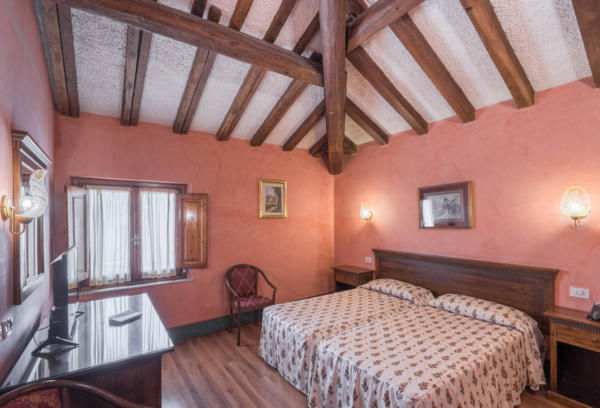 Camera sottotetto dell'Hotel Minerva di Montecatini Terme