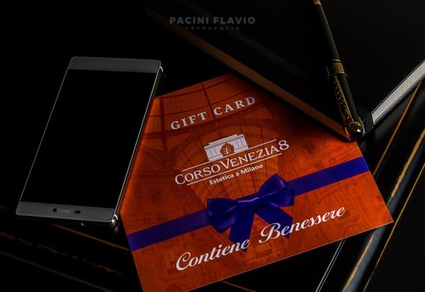 Gift card in ambientazione moderna